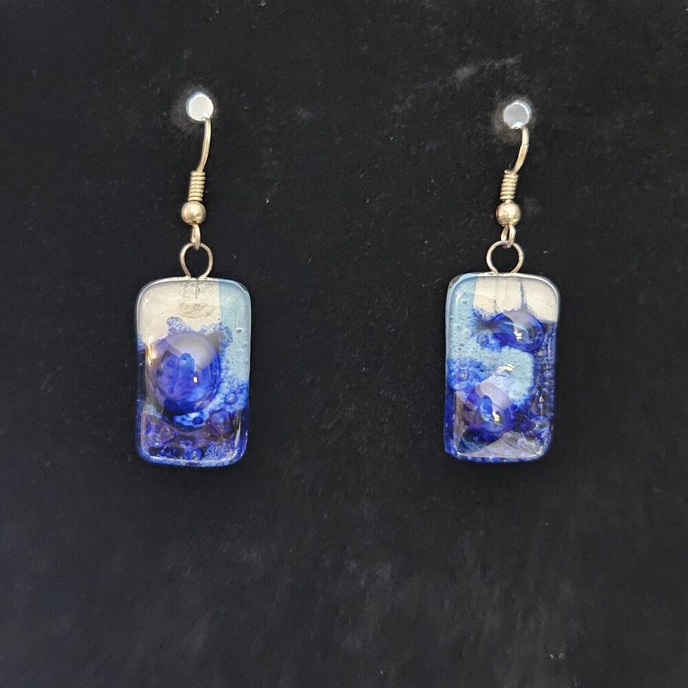 Rectangular Blue And White Rectangular Glass Dang… - image 2